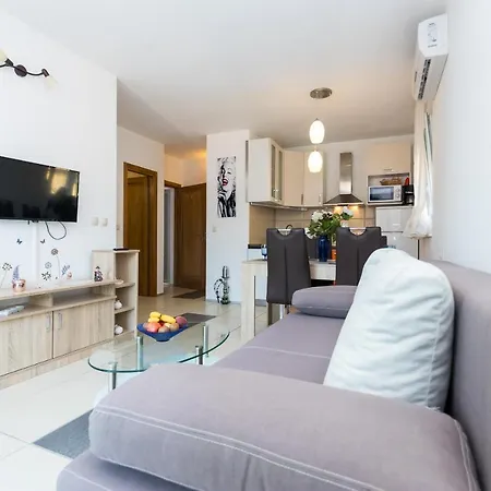 And With Parking Space Grebastica, Sibenik - 17831 Guest house 3*