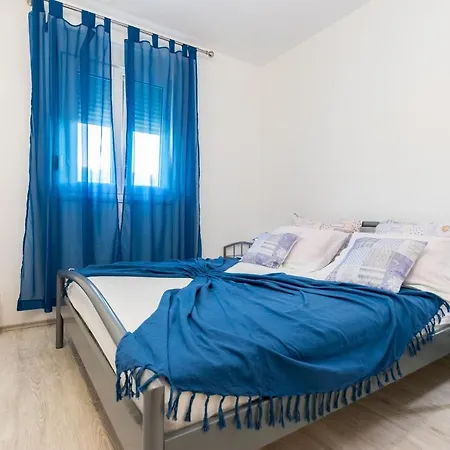 And With Parking Space Grebastica, Sibenik - 17831 Guest house Grebastica