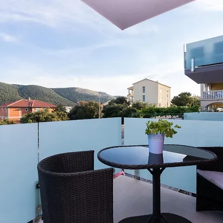 And With Parking Space Grebastica, Sibenik - 17831 Gostinjska kuća 3*