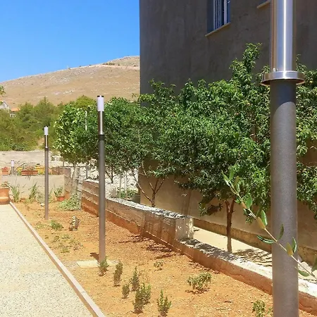 And With Parking Space Grebastica, Sibenik - 17831 Gostinjska kuća Grebastica