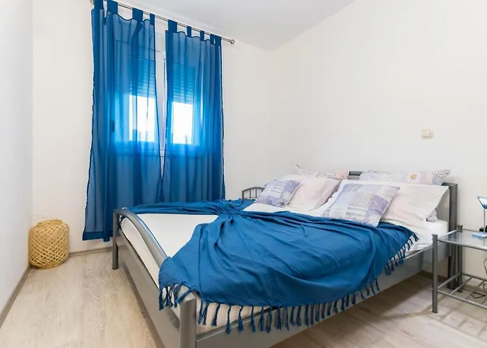 And With Parking Space Grebastica, Sibenik - 17831 בית הארחה Grebaštica