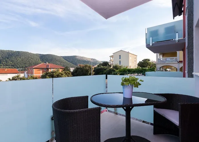 And With Parking Space Grebastica, Sibenik - 17831 בית הארחה 3*