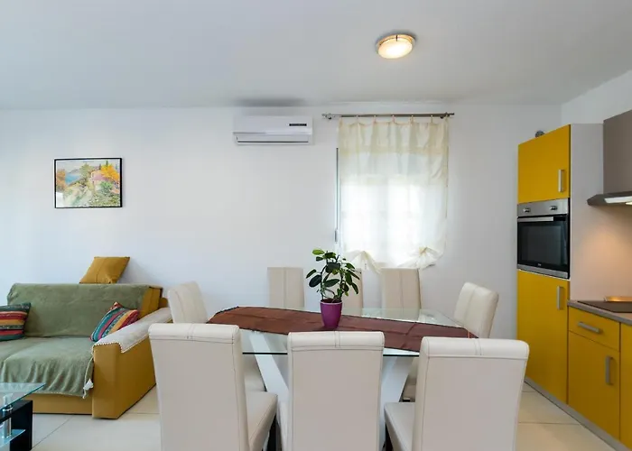 And With Parking Space Grebastica, Sibenik - 17831 בית הארחה