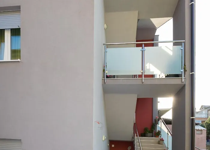 בית הארחה And With Parking Space Grebastica, Sibenik - 17831